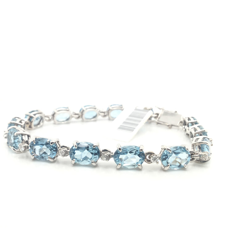 Aquamarine Diamond Bracelet For Sale at 1stDibs | diamond and aquamarine  bracelet, aquamarine and diamond bracelet